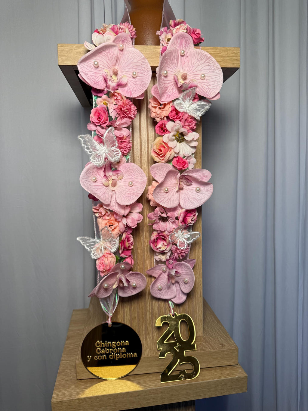 Graduation Lei w/ acrylic gold engraving
