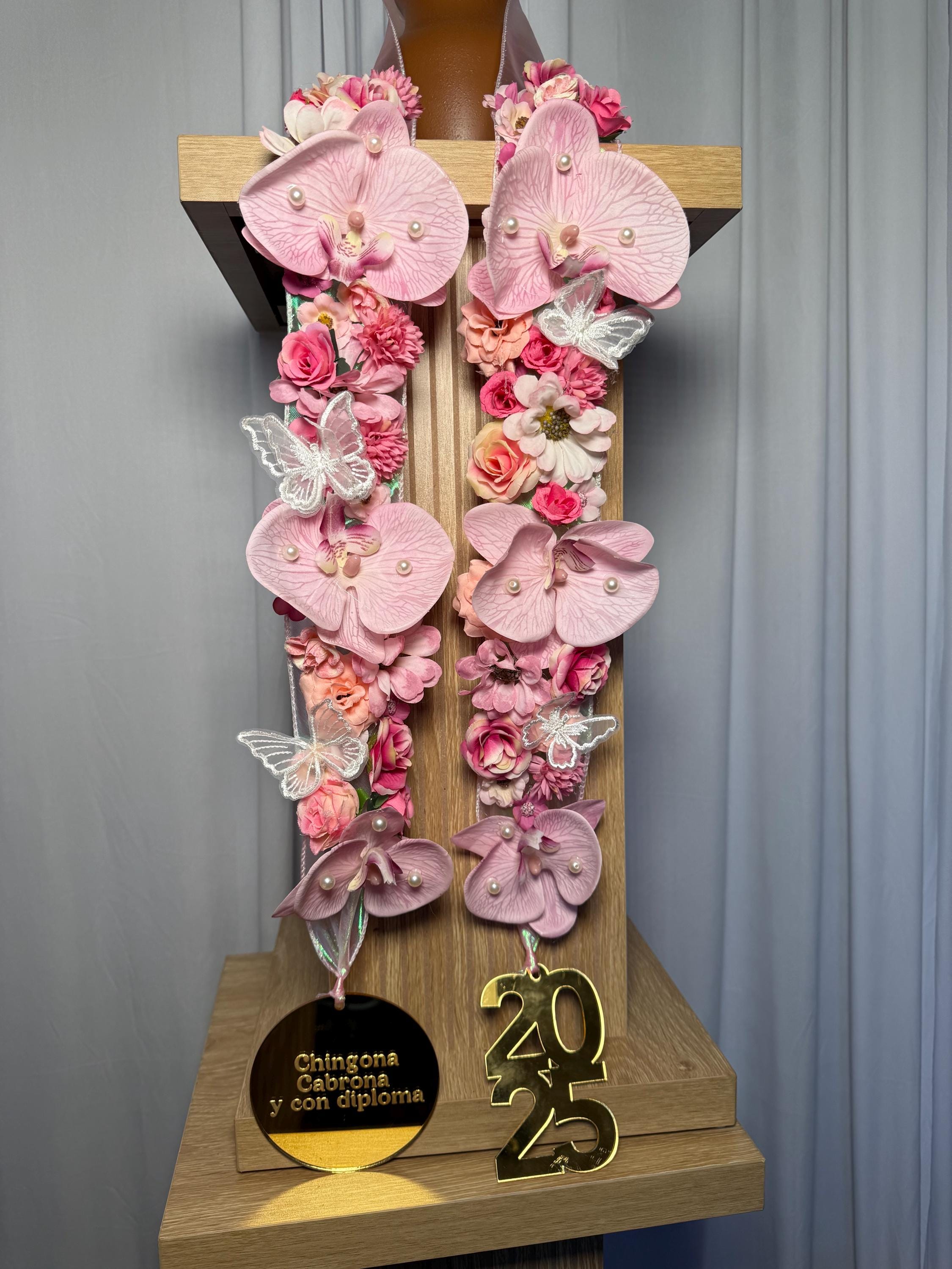 Graduation Lei w/ acrylic gold engraving