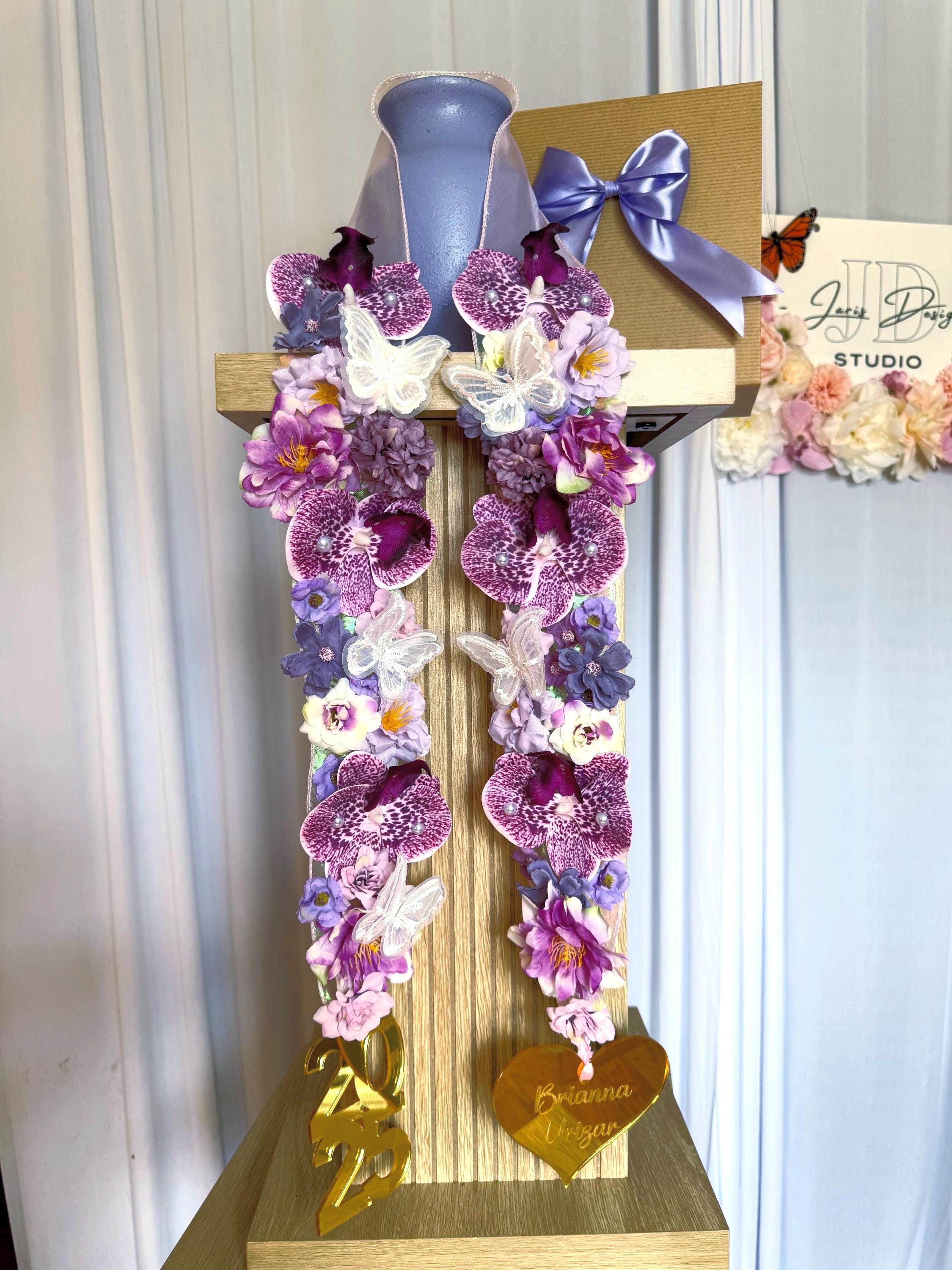 Graduation Lei w/ acrylic gold engraving